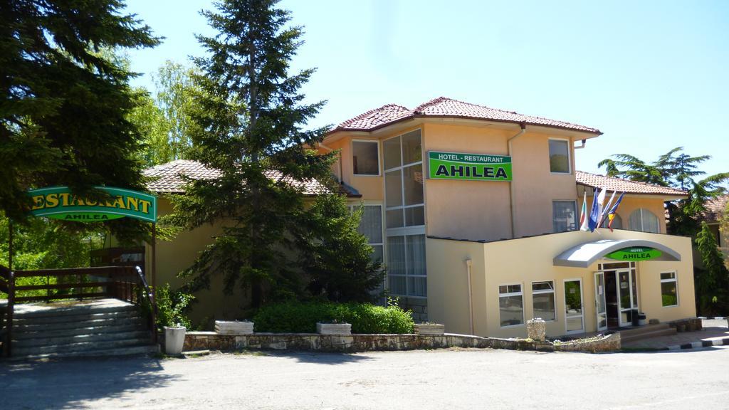 Ahilea Hotel - Free Pool Access Balchik Bagian luar foto