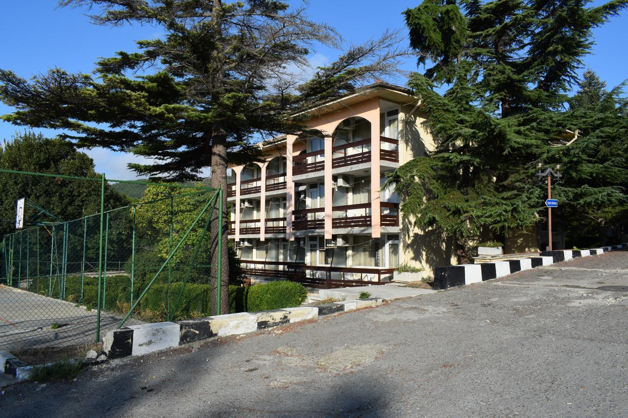 Ahilea Hotel - Free Pool Access Balchik Bagian luar foto